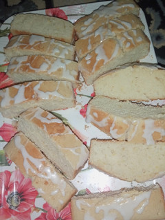 A picture of Lemon Pound Cake.