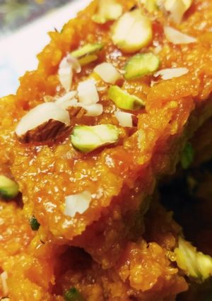 મેંગો મોહનથાળ (Mango Mohanthaal recipe in gujarati) રેસીપી મુખ્ય ફોટો