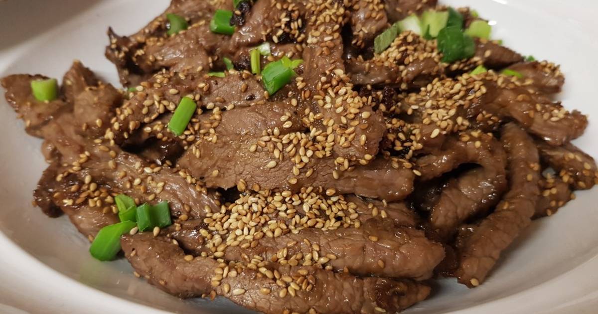 My Crispy Sweet Chilli Beef Salad With Toasted Sesame Seeds Recipe By Maureen Cookpad