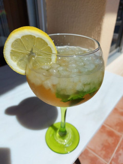 Una foto de Cóctel Mojito🍋🌿