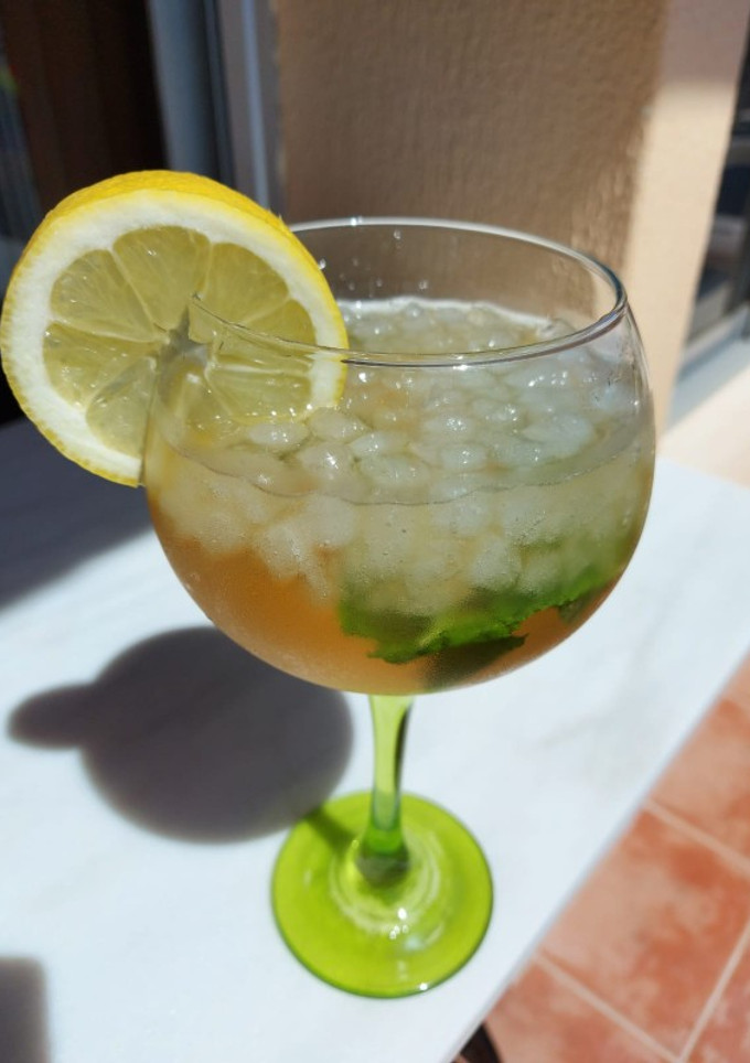 Una foto de Cóctel Mojito🍋🌿