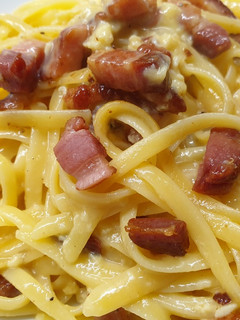Una foto de Espaguetis carbonara sin gluten