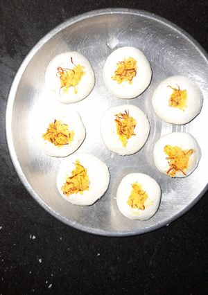 पनीर पेडा (paneer peda recipe in Hindi) रेसिपी मुख्य फोटो
