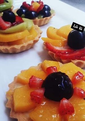 Una foto de Tartaletas de fruta rellenas con crema pastelera
