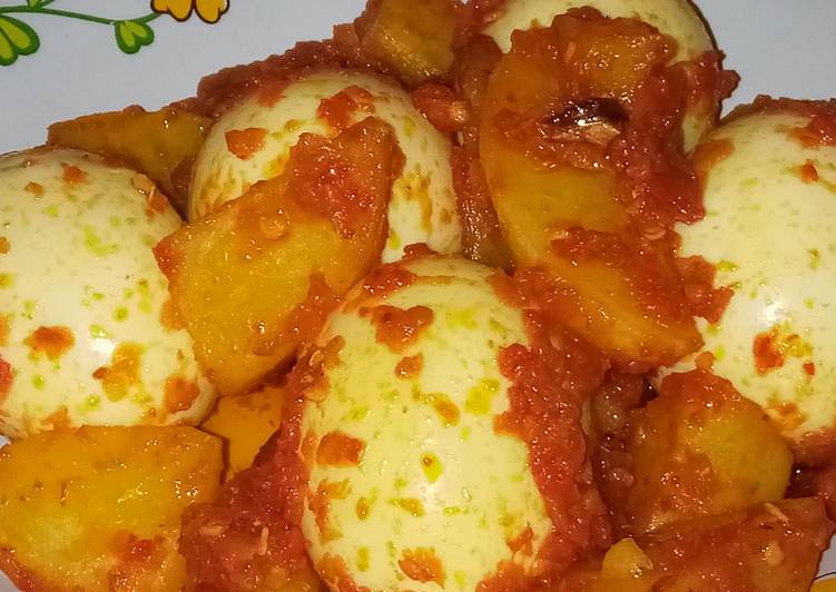 Resep Sambel telur rebus + kentang Jadi, mengenyangkan