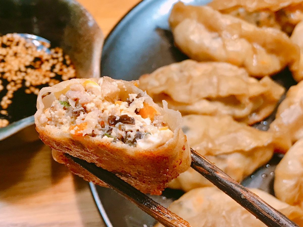 Bánh Xếp Mandu Hàn Quốc Nhân Thịt Heo Chiên Nước