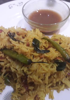A picture of Pullihora rice.
