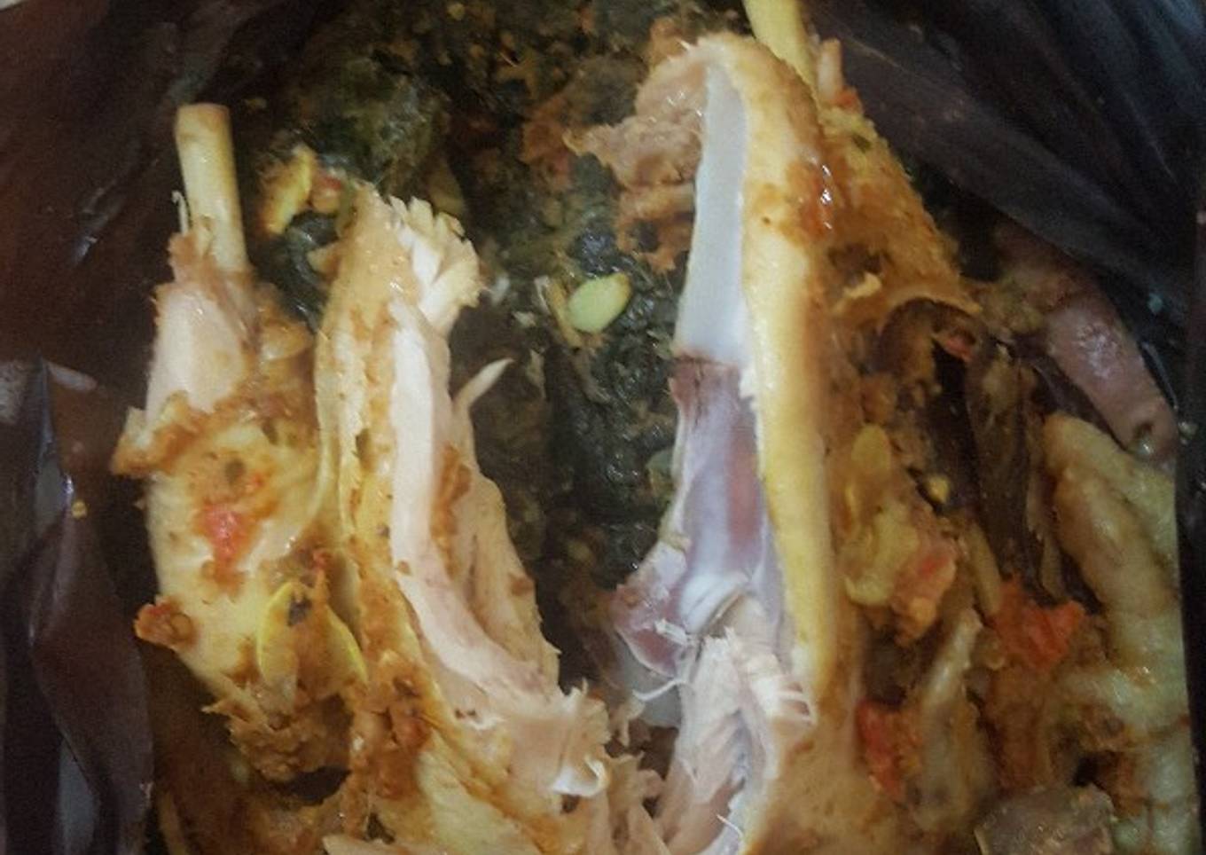 Ayam betutu daun singkong