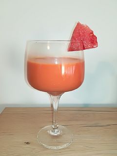 Una foto de Gazpacho de sandía 🍉🍎