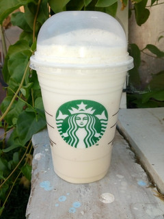 Una foto de Licuado de durazno y frutilla