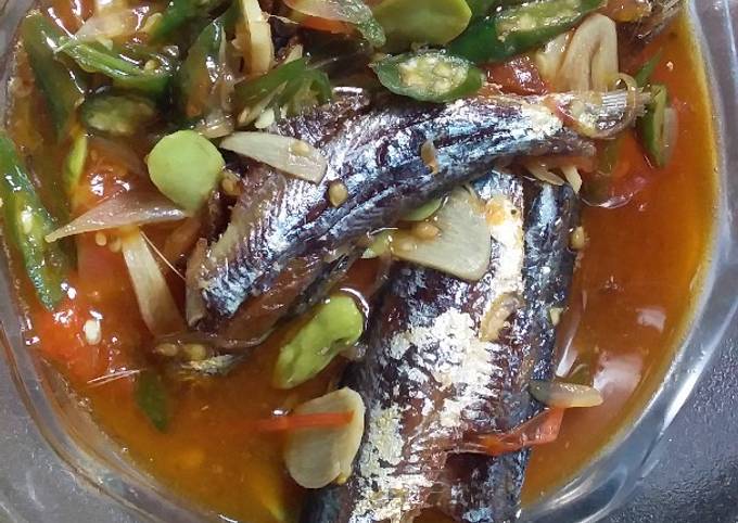 Yuk intip, Cara gampang bikin Ikan asin tumis cabe ijo pete yang menggugah selera