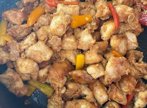 Una foto de Pollo agridulce al estilo chino
