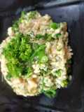 Risotto vegano de alho e brócolis