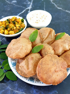 राजगिरा फलाहारी पुरी (Rajgira Farali Puri recipe in Hindi) रेसिपी मुख्य फोटो