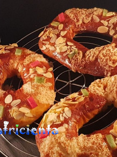 Una foto de Mini roscones de Reyes en freidora de aire caliente