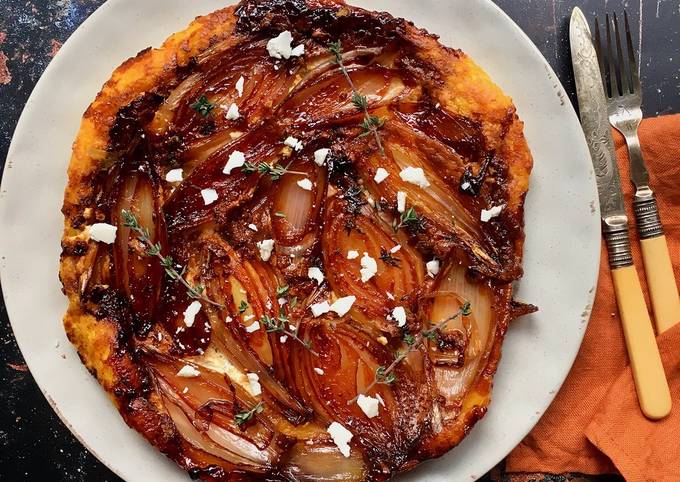 Caramelised shallots tart with saffron puff pastry