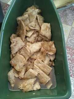 Una foto de Cinta de lomo encebollada al vino blanco