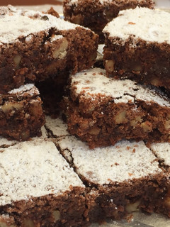 Una foto de Brownie clásico de chocolate con nueces en Thermomix