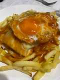 Tosta Mista com Bife de Frango e molho de Francesinha