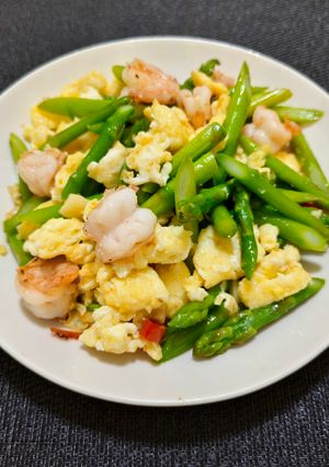 A picture of Asparagus and Shrimp Scrambled Eggs (Simple Recipe).