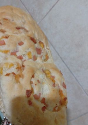 Una foto de Pan de jamón y queso🍞