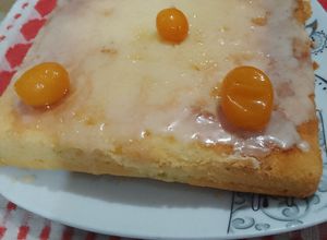 Una foto de Budín de kinotos en almíbar