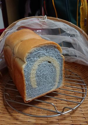 蝶豆花土司（手揉） 的食譜成品照片
