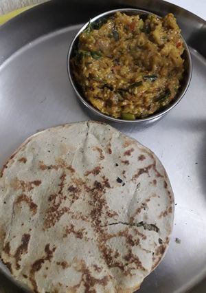 રીંગણનો ઓળો (Ringan Oro Recipe In Gujarati) રેસીપી મુખ્ય ફોટો