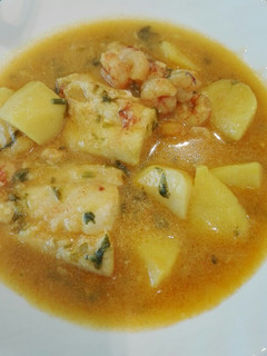 Una foto de Bacalao con gambas 🍤 & patatas