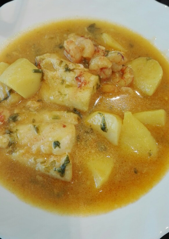 Una foto de Bacalao con gambas 🍤 & patatas