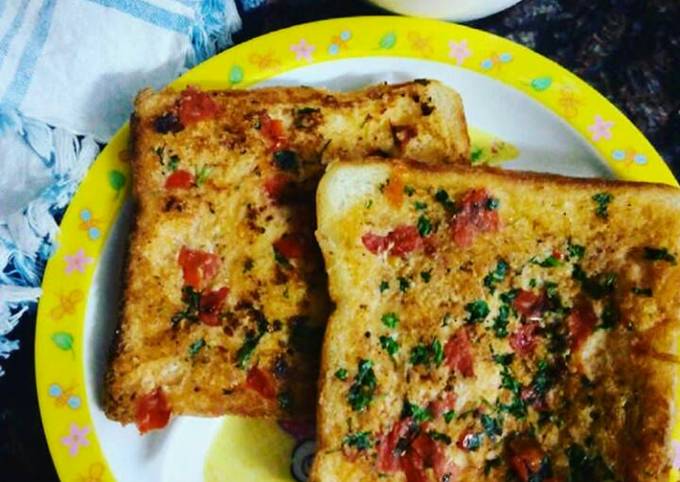 Crispy tomato toast