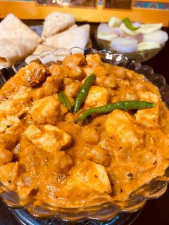 স্মোকি কাবুলীচানা পনির (Smoky kabuli chana paneer recipe in Bengali) রেসিপির প্রধান ছবি