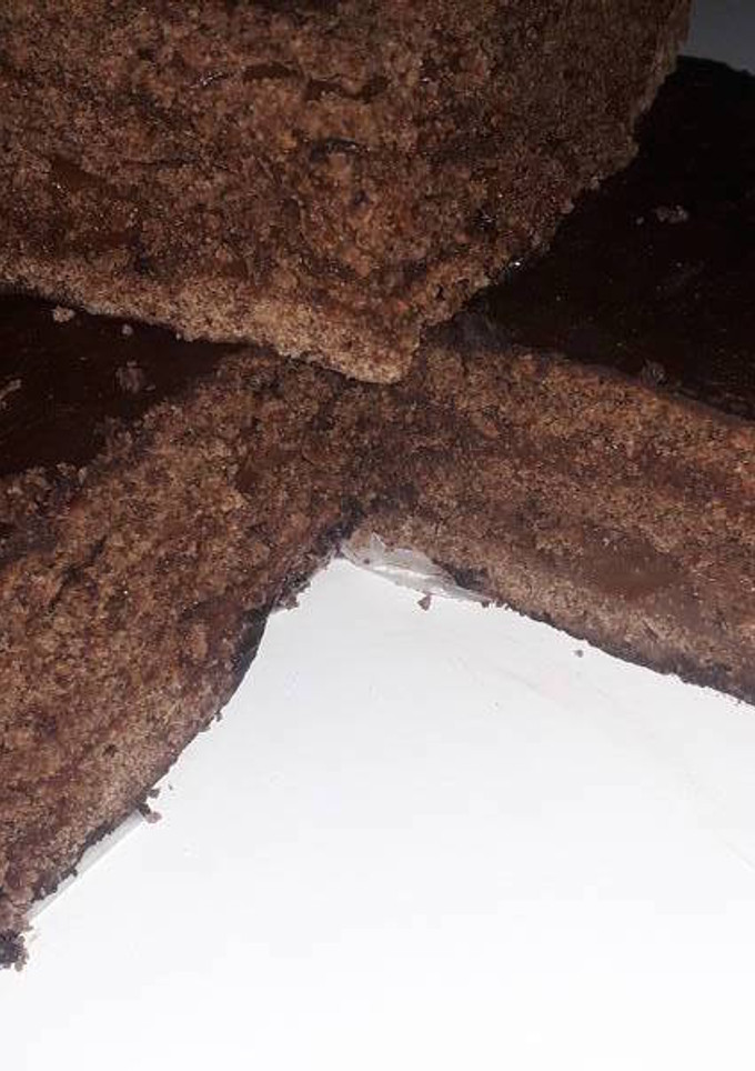 Una foto de Alfajores de chocolate o súper alfajor gigante