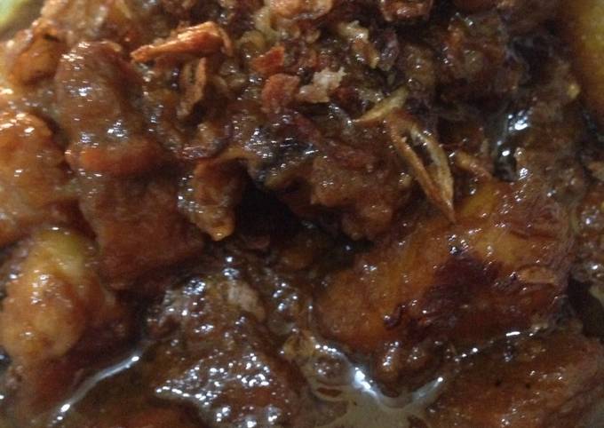 Semur betawi dengan penambahan ulekkan beras sangrai sebagai pengental👌🏻