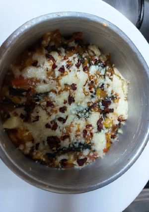 A picture of Spinach/ corn with white sauce baked.
