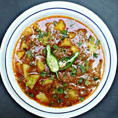 A picture of Qeema Aloo.