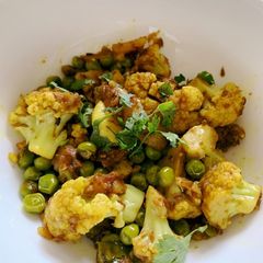 Cauliflower potato peas vegetable A picture of Cauliflower potato peas vegetable.