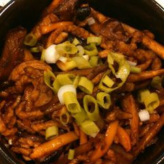 A picture of Shredded pork in spicy garlic sauce 鱼香肉丝.
