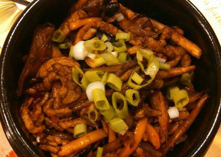 Recipe of Perfect Shredded pork in spicy garlic sauce 鱼香肉丝