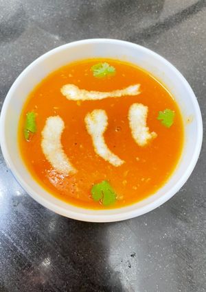 क्रीम ऑफ़ टोमेटो सूप (cream of tomato soup recipe in Hindi) रेसिपी मुख्य फोटो