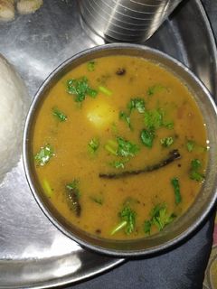 સિંધી કઢી (Sindhi Kadhi Recipe In Gujarati) રેસીપી મુખ્ય ફોટો