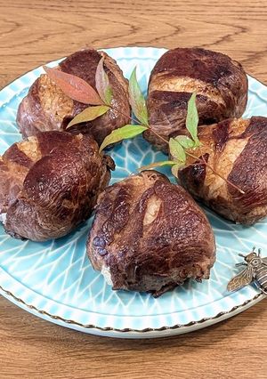 A picture of ★ Meat-wrapped rice balls with butter and soy sauce flavour  ★.