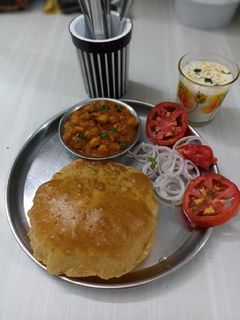 છોલે (Chhole Recipe In Gujarati) રેસીપી મુખ્ય ફોટો