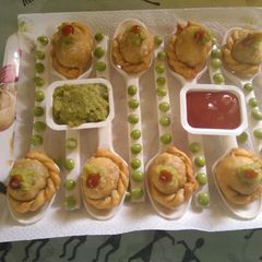 A picture of Fresh Lilva Kachori.