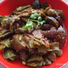 A picture of Baigan Papdi sabji.