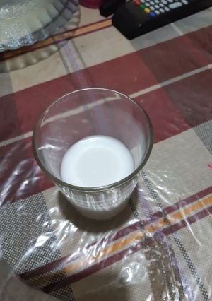Una foto de Leche o bebida de coco casera hecha con coco fresco