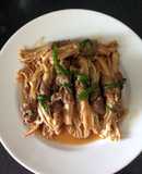 Bò cuộn nấm kim châm