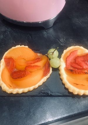 A picture of Peach and Strawberry Tarts.