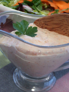 Una foto de Salsa de zanahorias con mayonesa y sésamo