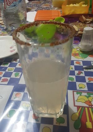 Una foto de Paloma de tequila